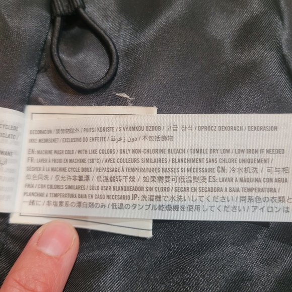 Abercrombie & Fitch Wind & Water Resistant High Neck Puffer Vest Size XS Black - Picture 13 of 13